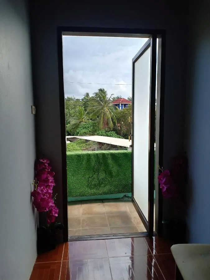 Lanta Mansion Ko Lanta 2*,